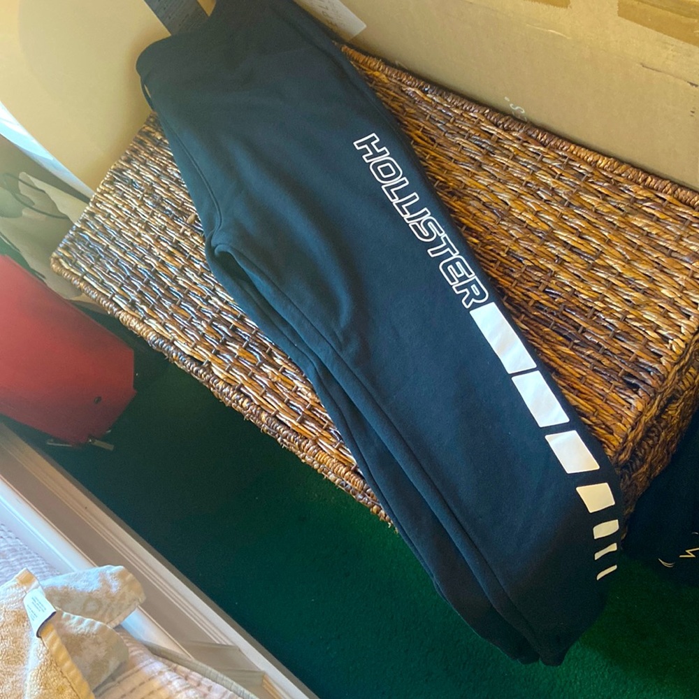 New Men’s Hollister Sweat Pants SIZE: L